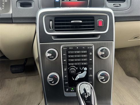 Used 2015 Volvo S60 T5 Premier image 27