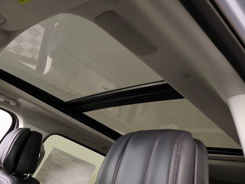 New 2025 Lincoln Navigator Reserve image 16