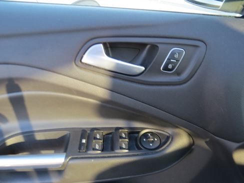 Used 2017 Ford Escape SE w/ SE Cold Weather Package image 15