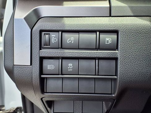 Used 2025 Toyota 4Runner SR5 AWD/4WD image 29
