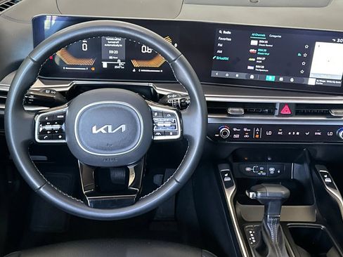 Certified 2025 Kia Sorento S w/ Panoramic Sunroof Package FWD image 15