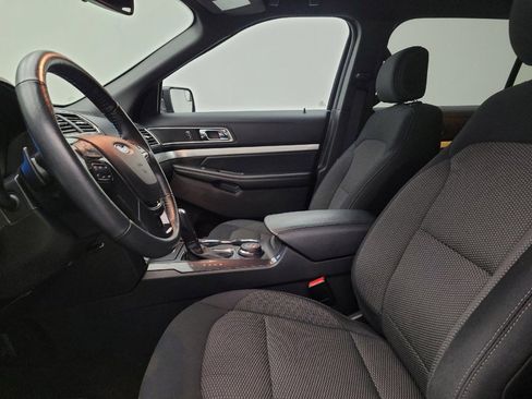 Used 2017 Ford Explorer XLT w/ Equipment Group 201A image 17