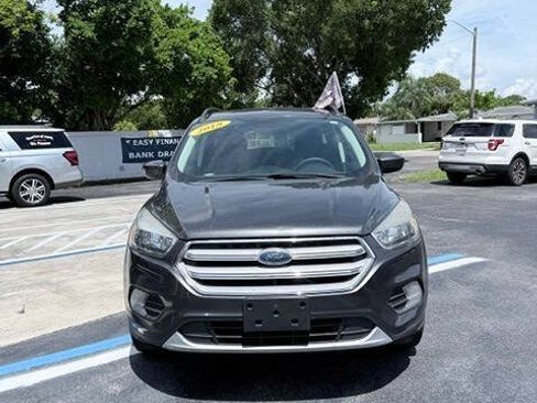 Used 2018 Ford Escape SE AWD/4WD image 9