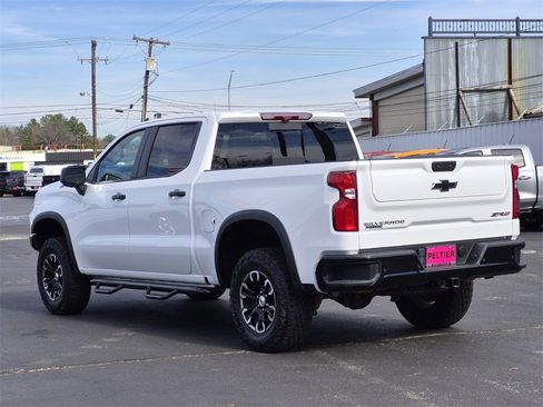 Used 2024 Chevrolet Silverado 1500 ZR2 w/ Technology Package image 4