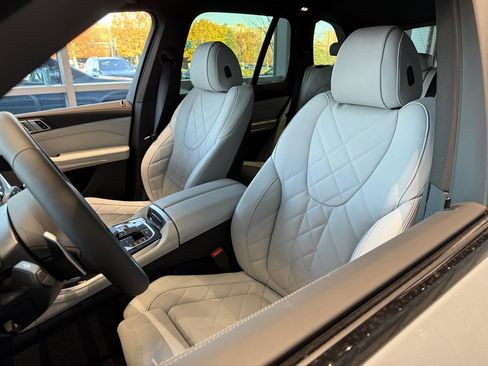 New 2026 BMW X5 xDrive40i w/ M Sport Package image 12
