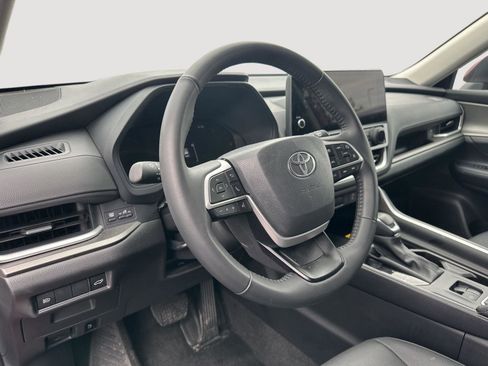 Certified 2025 Toyota Grand Highlander XLE image 48