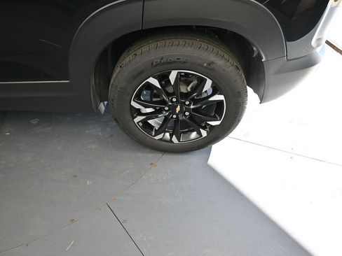 Used 2023 Chevrolet TrailBlazer LT w/ Convenience Package FWD image 18
