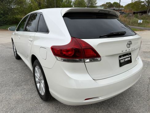 Used 2013 Toyota Venza LE FWD image 3