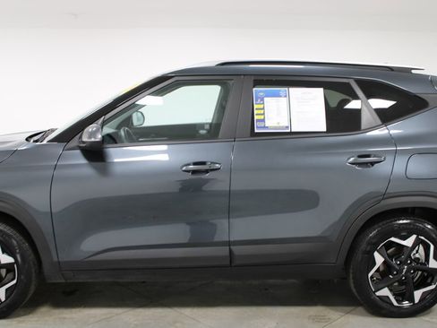 Used 2025 Kia Seltos S image 6
