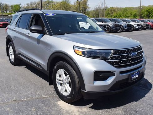 Used 2020 Ford Explorer XLT w/ Comfort Package AWD/4WD image 13