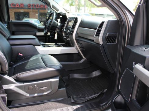 Used 2020 Ford F250 Lariat w/ Lariat Value Package AWD/4WD image 11