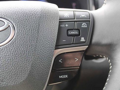 Used 2025 Toyota Camry LE image 16