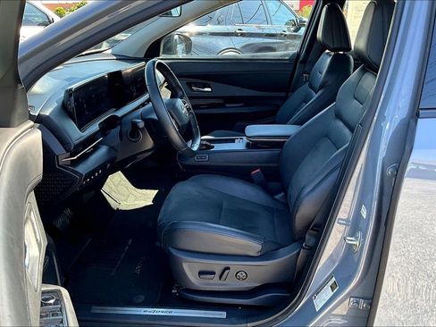 Used 2023 Nissan Ariya AWD image 36