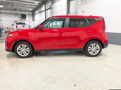 Used 2021 Kia Soul LX image 6
