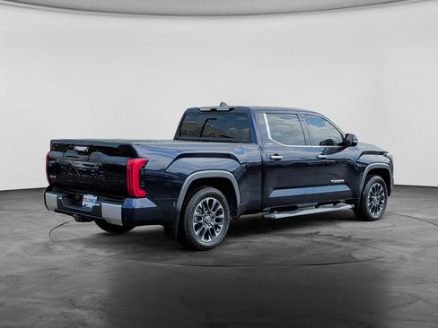 Used 2022 Toyota Tundra Limited w/ Power Package AWD/4WD image 7