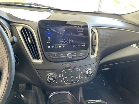 Used 2024 Chevrolet Malibu LT image 23