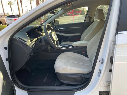 Used 2023 Hyundai Sonata SE FWD image 8