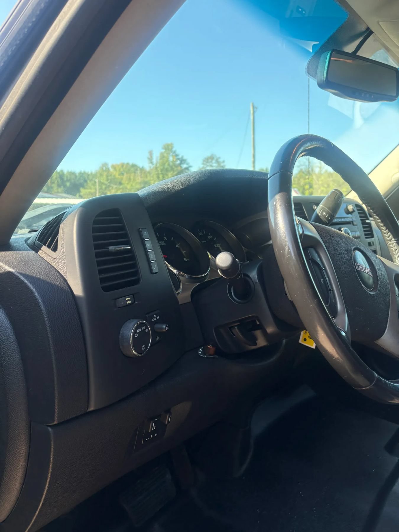 Used 2012 GMC Sierra 2500 SLE w/ SLE Preferred Package AWD/4WD image 12