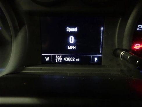 Used 2022 Chevrolet Silverado 1500 Custom AWD/4WD image 22