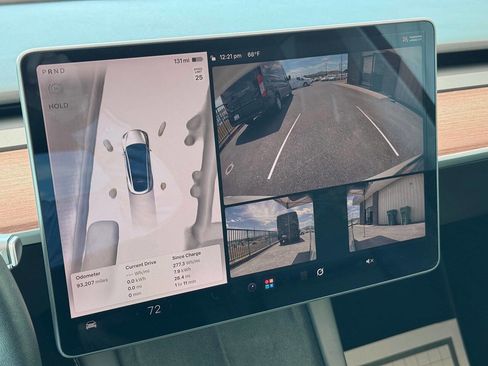 Used 2022 Tesla Model Y Long Range AWD/4WD image 17