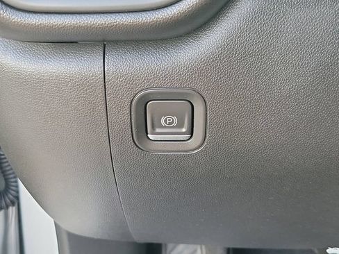 Used 2022 Chevrolet Silverado 1500 Custom RWD image 28
