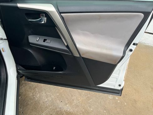 Used 2014 Toyota RAV4 XLE FWD image 17