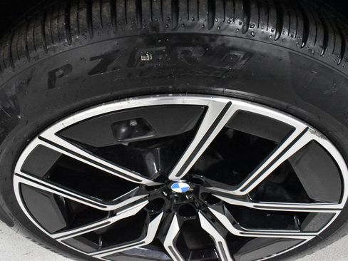 Used 2024 BMW 760i xDrive w/ Executive Package image 8