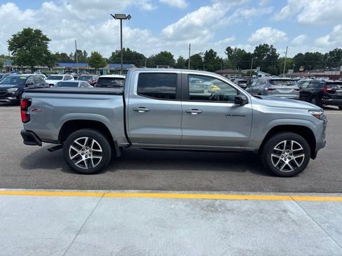 Used 2023 Chevrolet Colorado Z71 w/ Z71 Convenience Package 2 AWD/4WD image 5