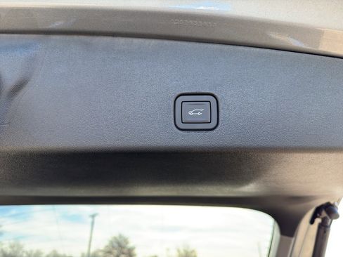 New 2026 Cadillac Optiq Luxury 1 image 28