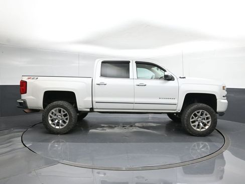 Used 2017 Chevrolet Silverado 1500 LTZ Z71 w/ LTZ Plus Package AWD/4WD image 6