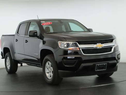 Used 2019 Chevrolet Colorado W/T w/ WT Convenience Package image 1