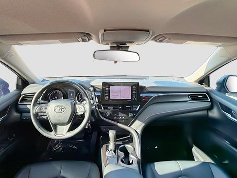 Used 2024 Toyota Camry SE image 15