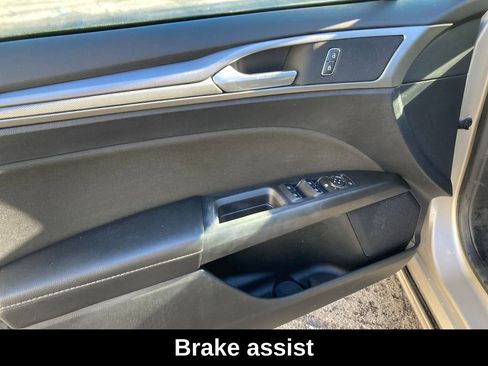 Used 2019 Ford Fusion SE image 13