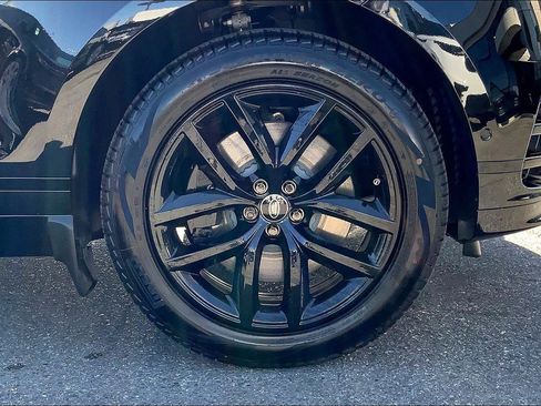 New 2026 Land Rover Range Rover Velar Dynamic SE image 12