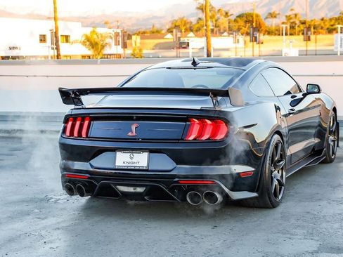 Used 2022 Ford Mustang Shelby GT500 w/ Carbon Fiber Track Pack image 9