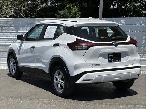Used 2021 Nissan Kicks S FWD image 12