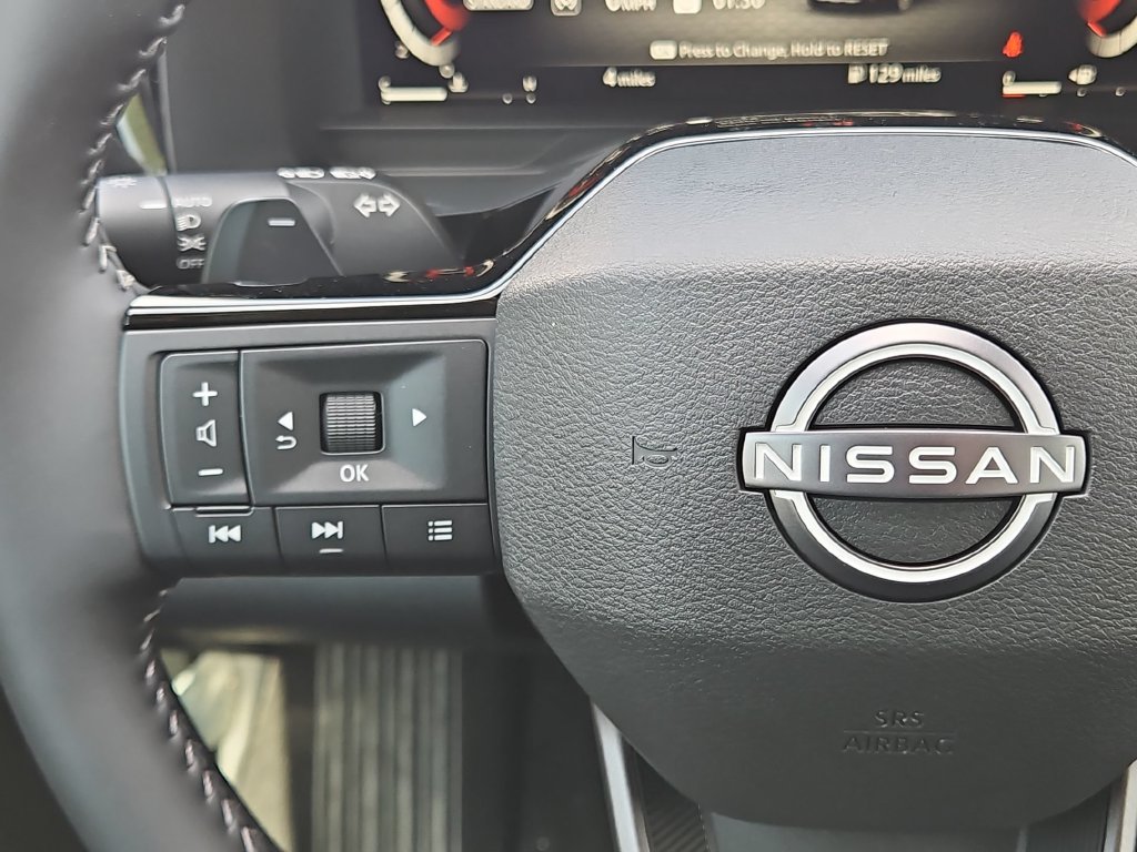 New 2026 Nissan Pathfinder SL FWD image 25