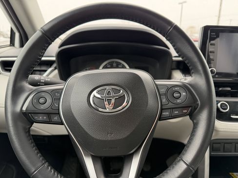 Certified 2022 Toyota Corolla Cross LE image 13