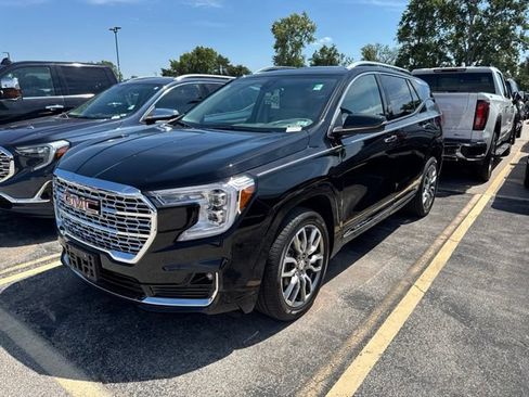 Used 2024 GMC Terrain Denali AWD/4WD image 1