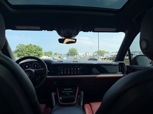 Certified 2025 Porsche Cayenne AWD/4WD image 25