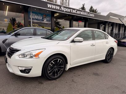 Used 2014 Nissan Altima 2.5 SV w/ Convenience Package