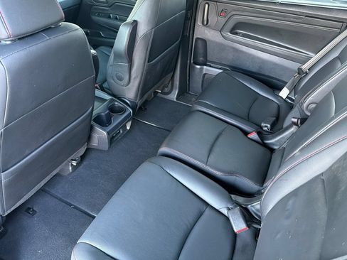 Used 2024 Honda Odyssey Sport image 12