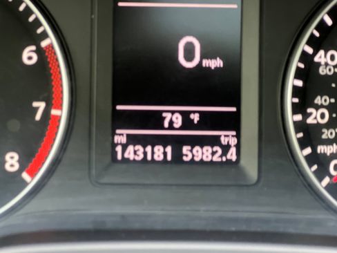 Used 2014 Volkswagen Jetta GLI Autobahn FWD image 27