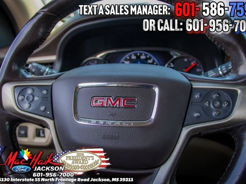 Used 2019 GMC Acadia Denali w/ Technology Package FWD image 15