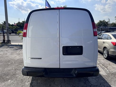 Used 2019 Chevrolet Express 3500 Extended w/ Driver Convenience Package image 5