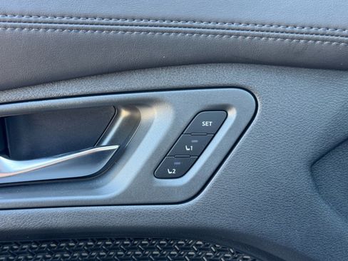 Used 2023 Nissan Ariya FWD image 16