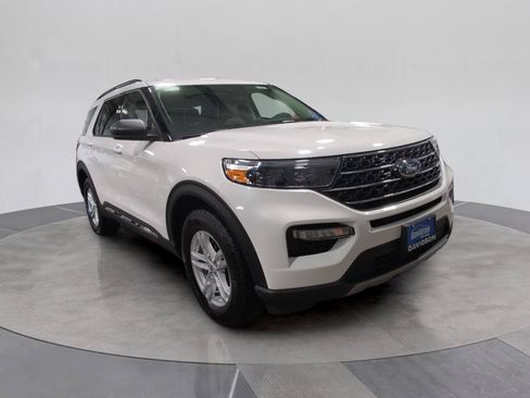 Certified 2023 Ford Explorer XLT w/ Equipment Group 202A AWD/4WD image 9