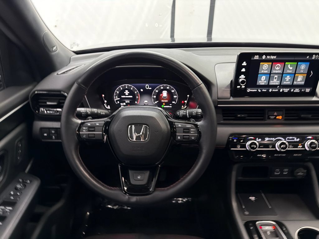 Used 2025 Honda Pilot Black Edition image 26