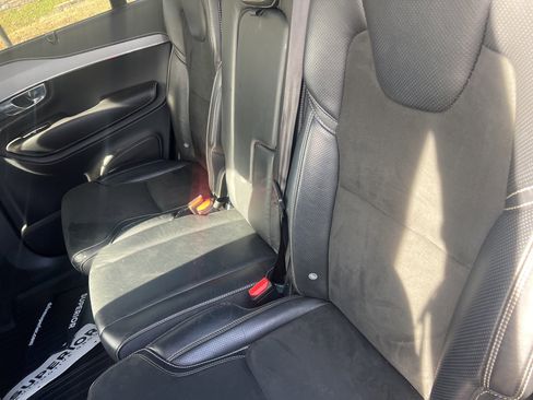 Used 2019 Volvo XC90 T5 R-Design w/ Advanced Package image 13