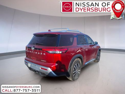 Used 2024 Nissan Pathfinder Platinum w/ Cargo Package image 3